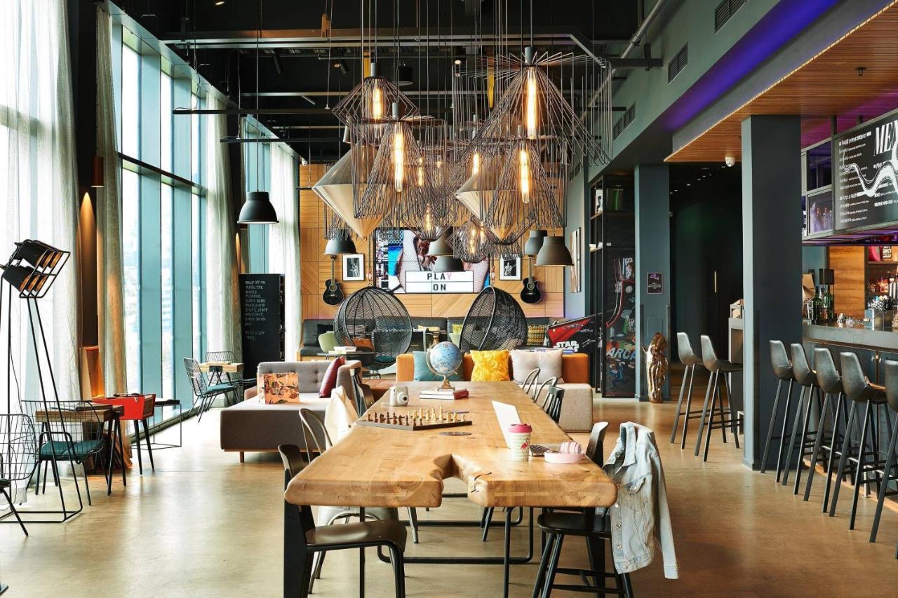 Готель Moxy Edinburgh Airport Інґлістен Екстер'єр фото