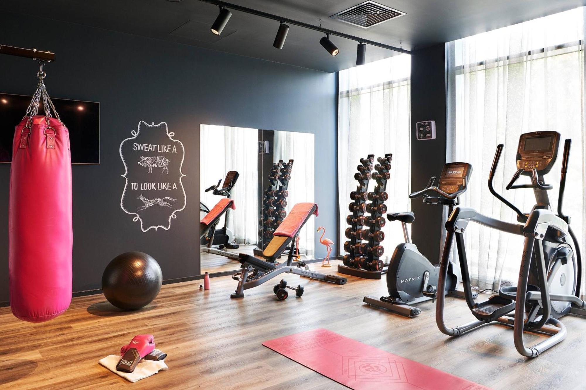 Готель Moxy Edinburgh Airport Інґлістен Екстер'єр фото